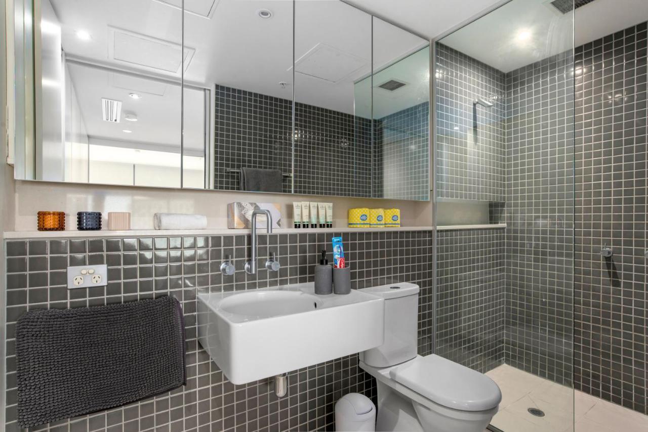 Sophisticated Designer Condo W River & City Views Melbourne Exterior photo